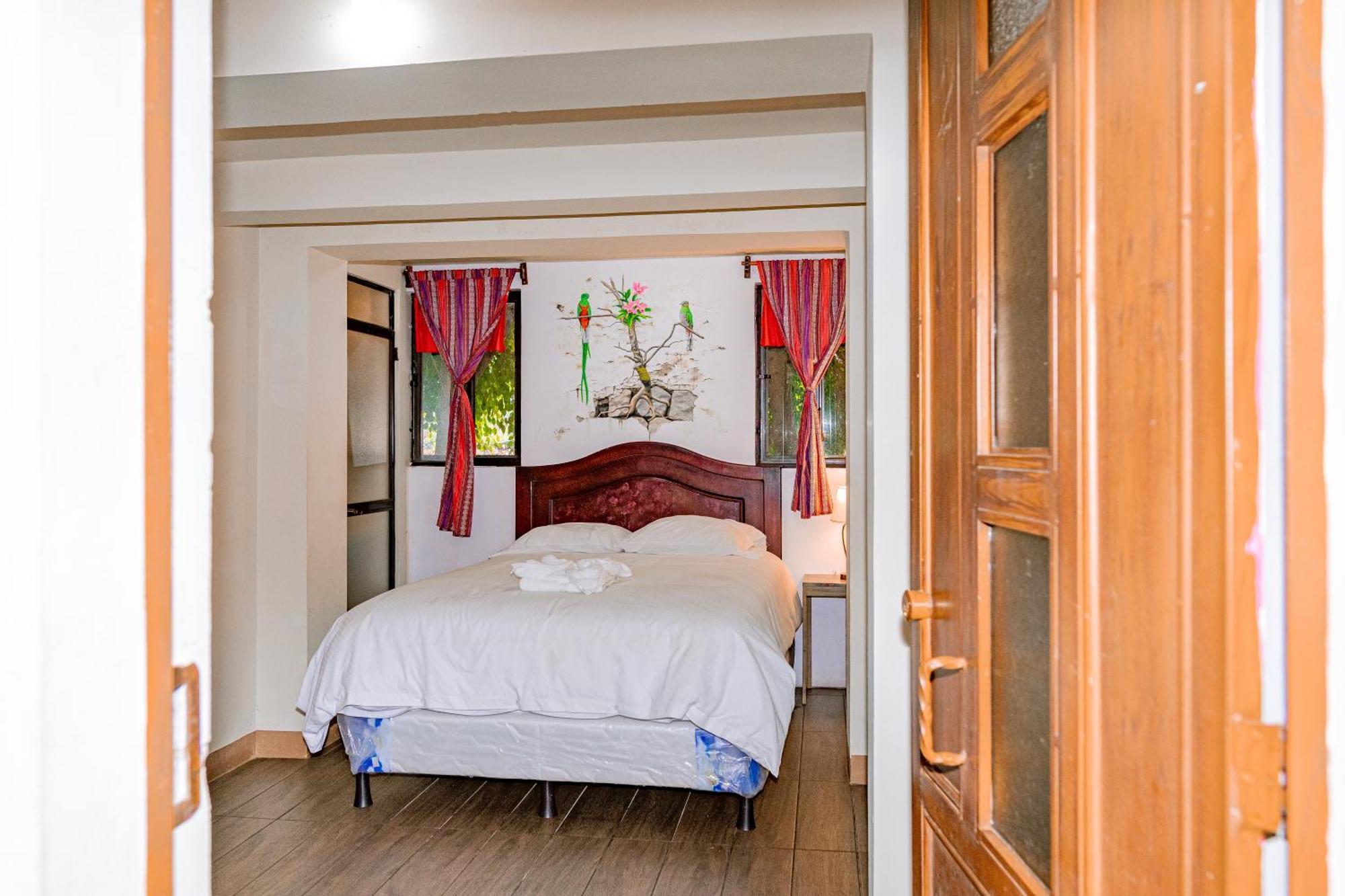 Hotel Ariana San Pedro La Laguna Esterno foto